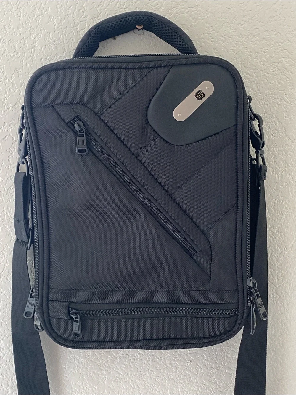 FUL Black Men's Crossbody Shoulder Bag 12” x 9” x 3.5” (expanded) NWOT
